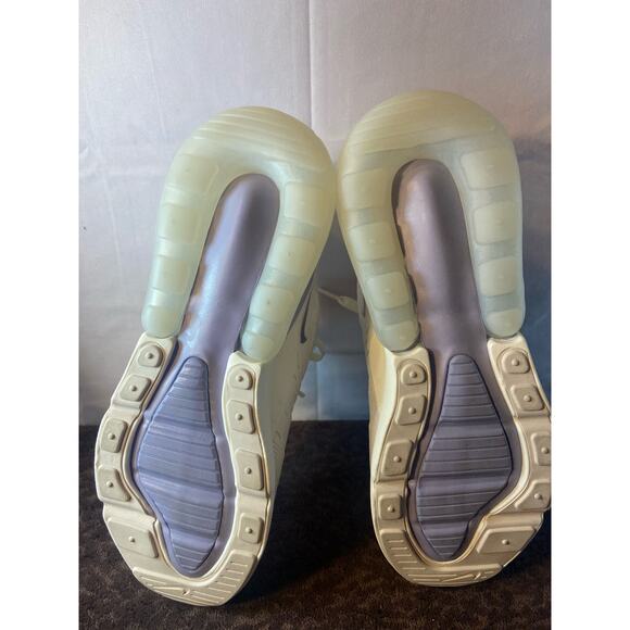 Nike Air Max 270 - Picture 6 of 10